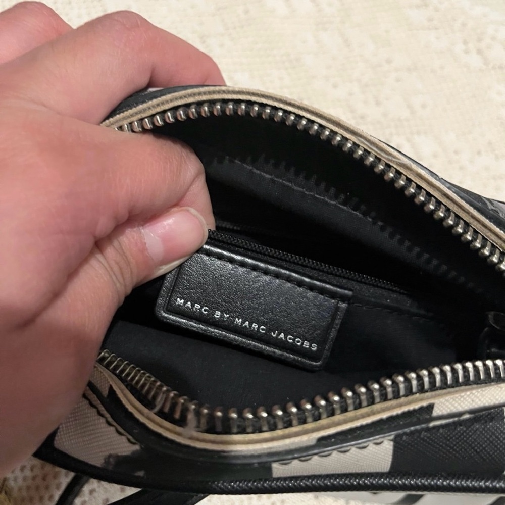 Marc By Marc Jacobs Unsmiley Sally Crossbody Bag !Rare! - Picture 7 of 9